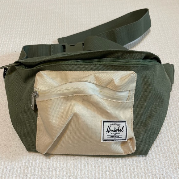 Herschel Supply Co. Seventeen Hip Pack Green - Picture 1 of 8